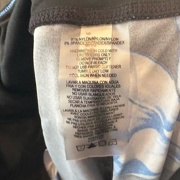 Calvin Klein Performance Black Floral Crops Size XL - Picture 6 of 6